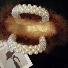 Load image into Gallery viewer, Hand-woven wool and beaded pearl bag